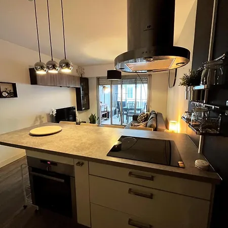 Large Studio With Terrace Loggia 200m From The Sandy Beaches Wifi *